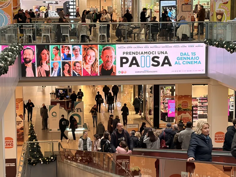 Internal LED Bridge — Klépierre, Centro Commerciale Porta di Roma